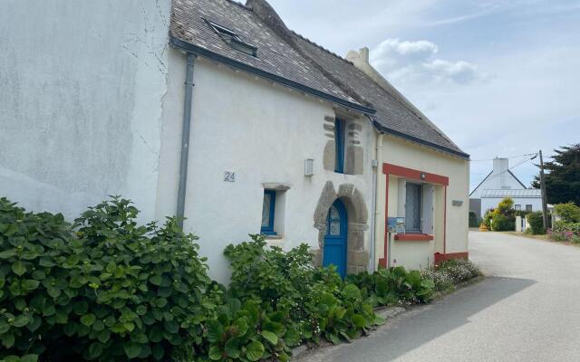 Cottage in Saint-gildas Near Gulf of Morbihan