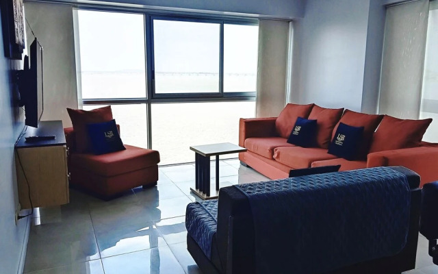Luxury Suites Riverfront GYE
