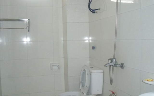 Yen Ngoc Hotel – Bathroom – Vinh Yen