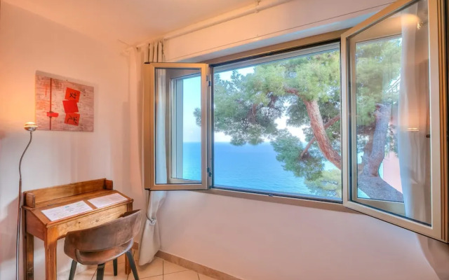 Il Suono del Mare 200 mt From sea