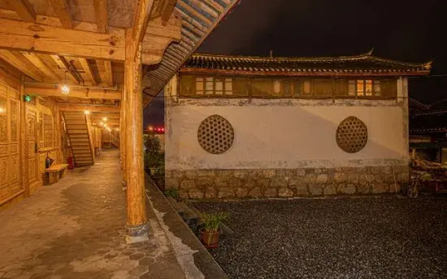 Lijiang Wenfu Courtyard Inn
