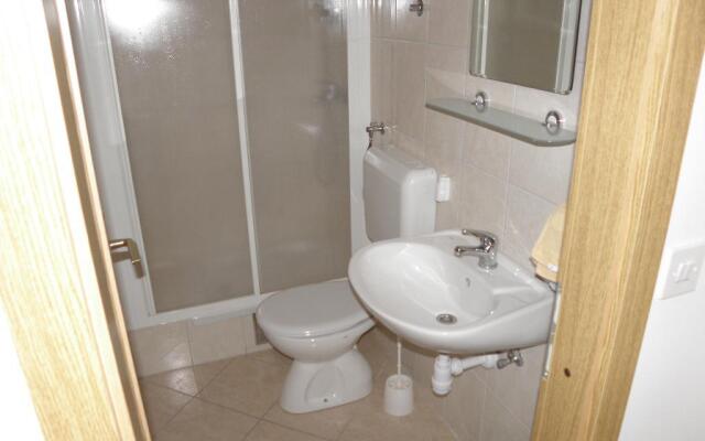 Apartment Sreca - 10m from the sea A1 Sukosan, Zadar riviera