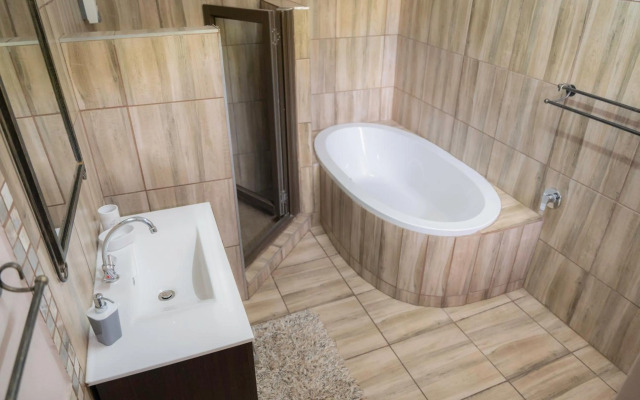 Landa Guesthouse  Sself Catering