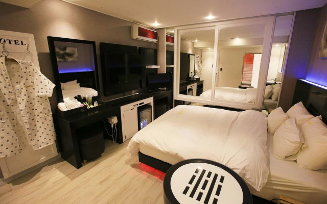 Yangpyeong Show Hotel