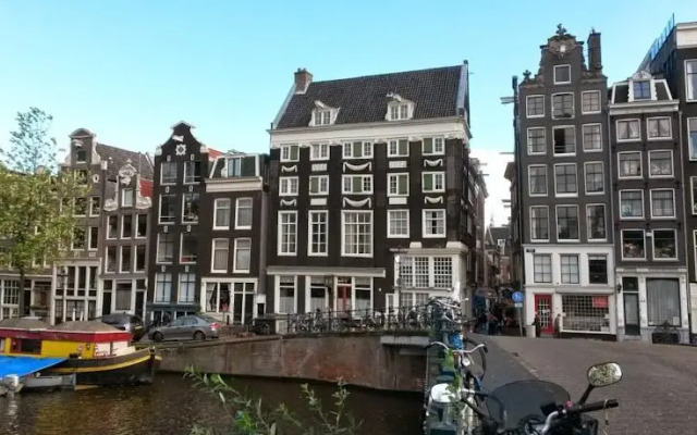 B&Bkeizersgracht 83