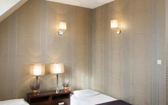 Pod Kasztanami Hotel