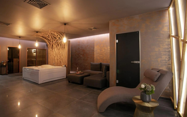 Reverence Hotel