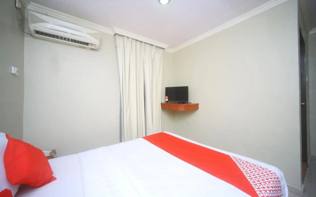 OYO 1027 Hotel London