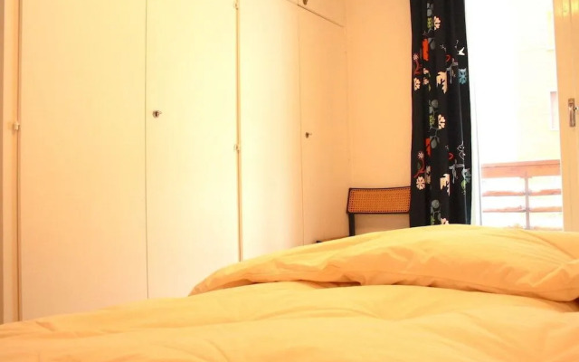 Spacious & Central - Rainbow B