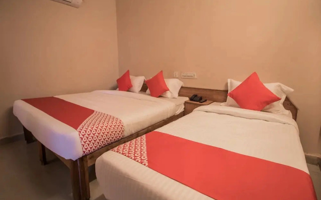 Sri Srinivasa Lodge by OYO Rooms