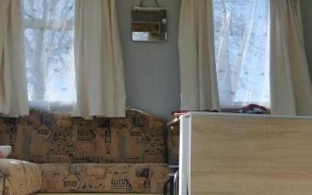 Rosebud Flower Farm Caravan Stay Countryside And Coast