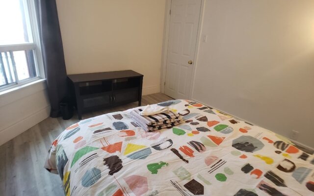 King Bed Home With Park View