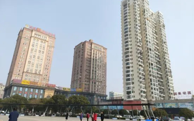 Phoenix Lake International Hotel