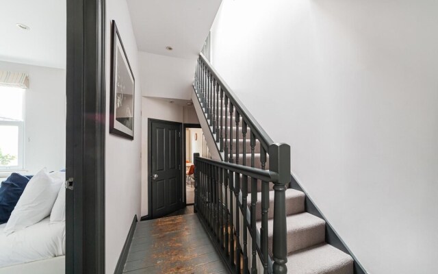 Colourful Southfields Charm