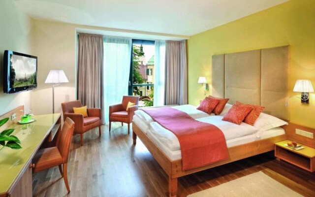la pura women's health resort kamptal — Caters To Women
