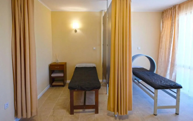 Paradise Hotel - Pomorie