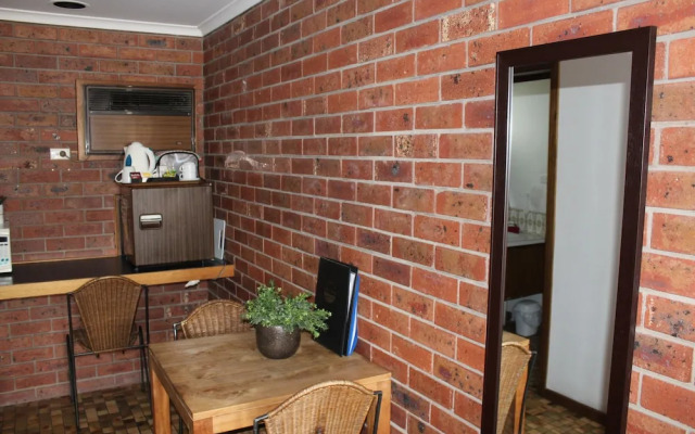 Kardinia Park Motel