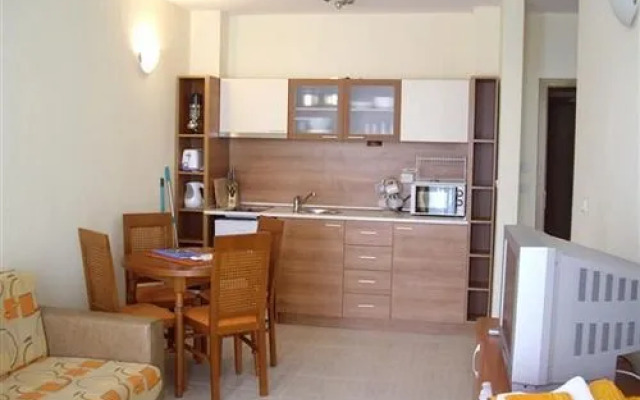 Pollo Resort Mikosta Apartments