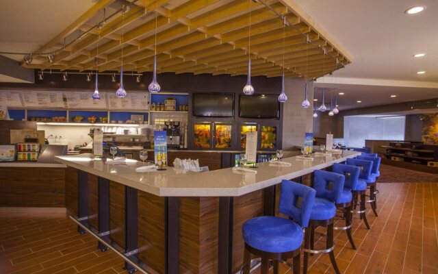 Courtyard by Marriott Charlotte Airport LoSo