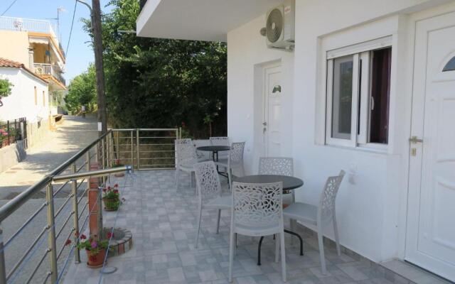 Toula' s Village Apartment