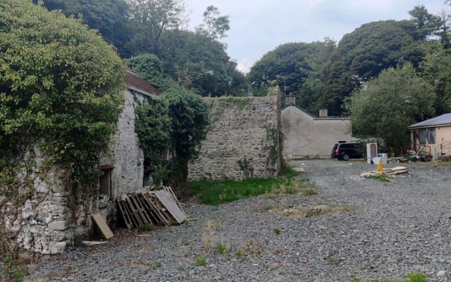 Lovely 4-bed Property in Mullaghbawn