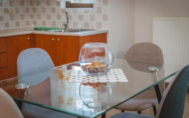 Aristos Apartments & Suites