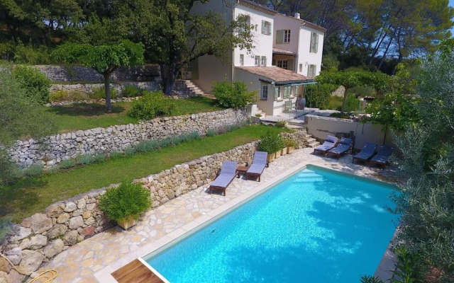 Holiday Home With Garden Near Lorgues
