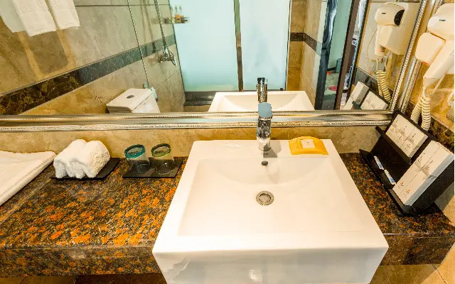 Borrman Hotel Fangchenggang Cross-sea Bridge