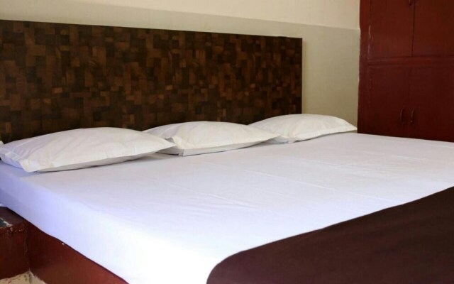 Hotel Travellers Inn