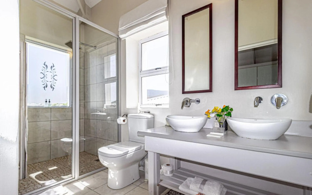 138 Marine Beachfront Guesthouse