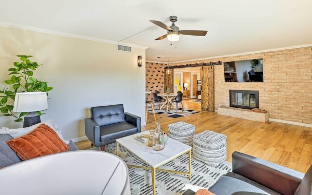 Stunning Old Town Condo: Pool & Sunset Views!