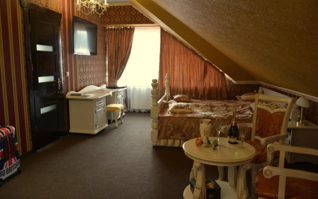 Golden Palace