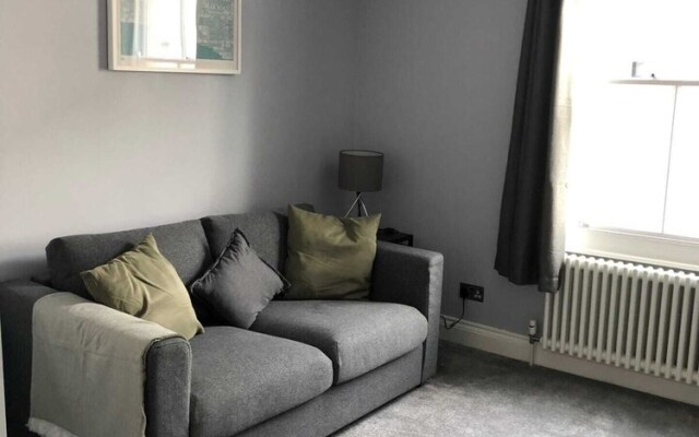 Modern and Stylish 2 Bedroom House in Brighton