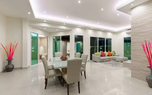 Luxury Pool Villa A14
