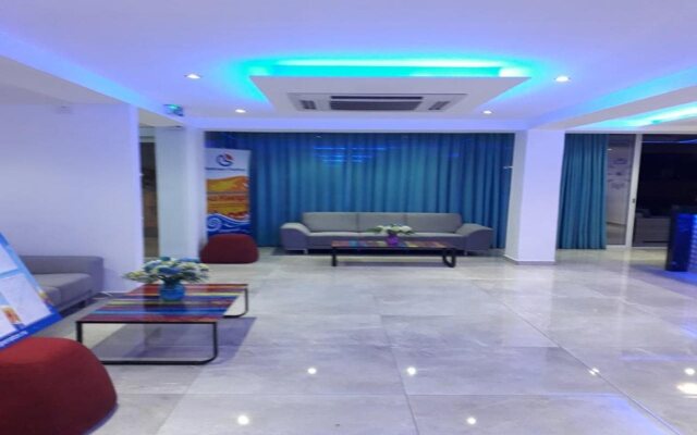 Sunny Blue Hotel