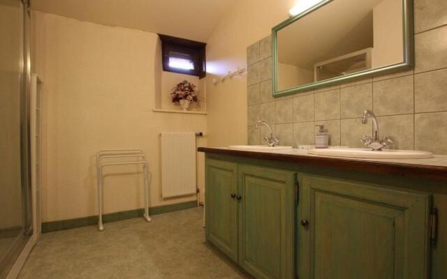 Gîte Villeneuve-d'Allier, 6 pièces, 10 personnes - FR-1-582-183