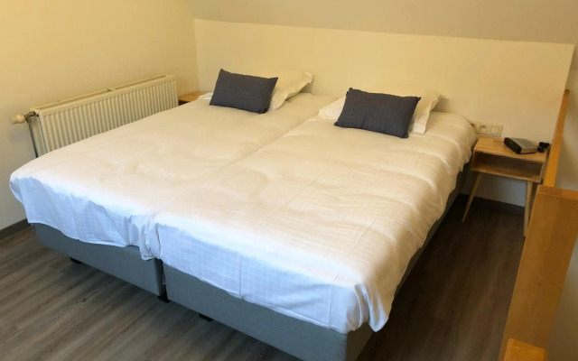 Hotel Asiris
