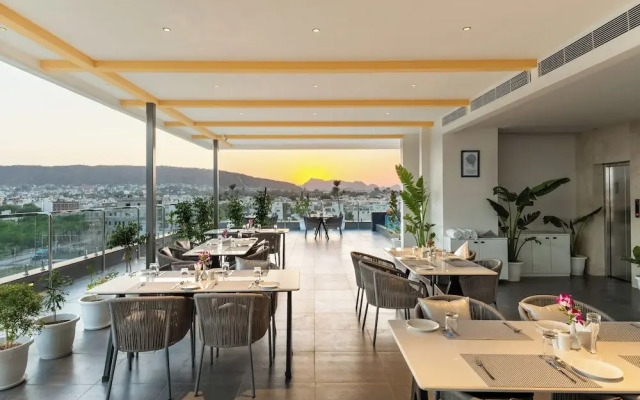 7 Rays Hotel