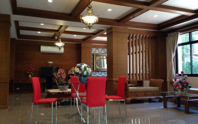 Muangchalearm Apartment