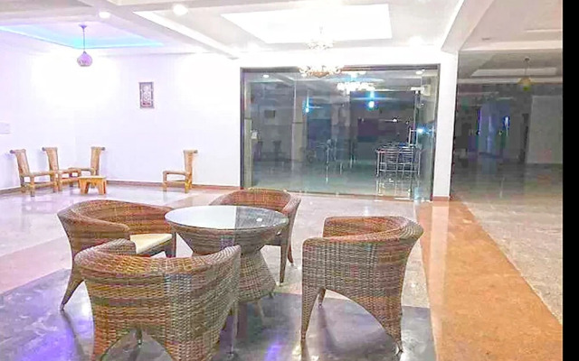 Oyo 24081 Hotel Lata Palace And Resort