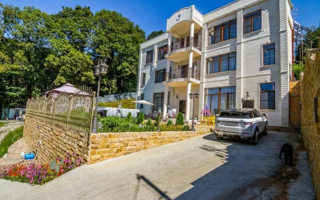 Yalana Guest House