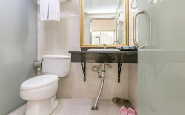 Hongyang Hotel – Bathroom – Chongqing