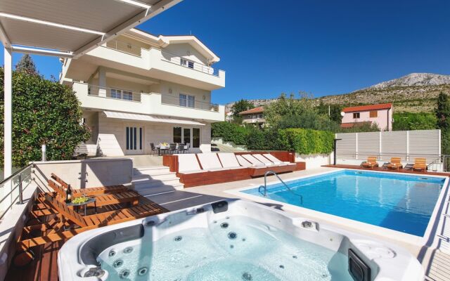 Luxury Villa Lovric Private Heated Pool