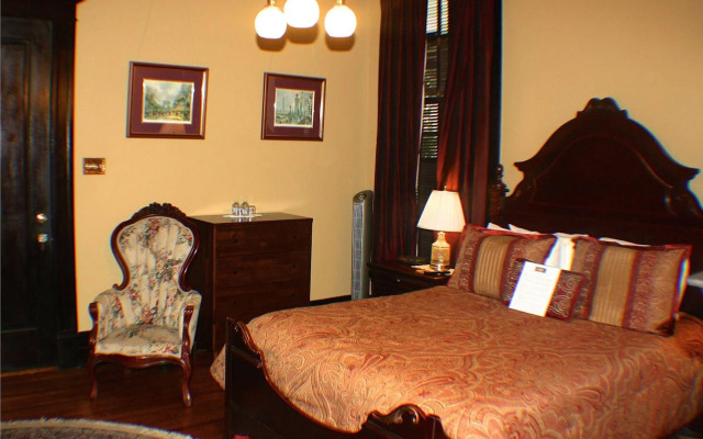 Canal Street Inn