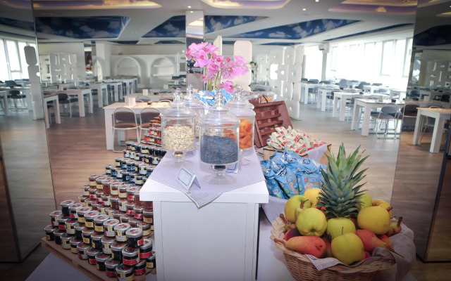 Marina Palace Hotel