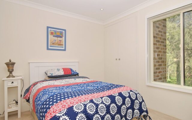 Nicholli, Bay Parklands, Unit 32/2 Gowrie Avenue