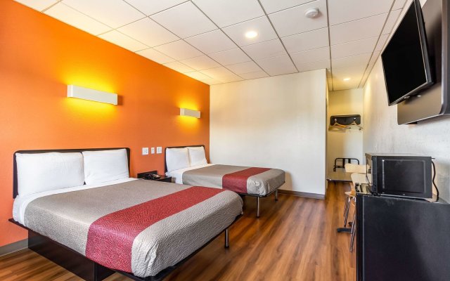 Motel 6 Elizabeth, NJ - Newark Liberty Intl Airport