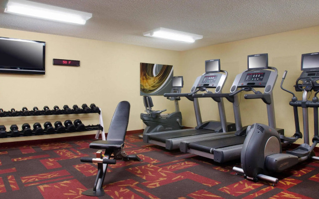 Courtyard By Marriott Palm Springs