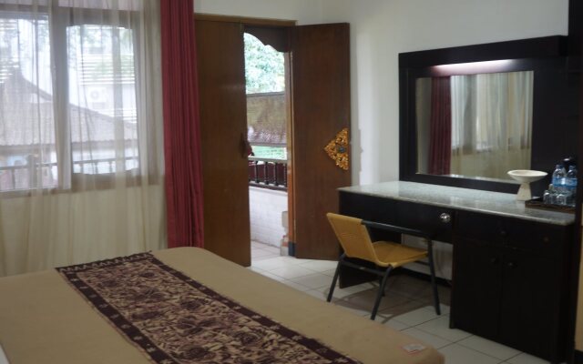 Puri Naga Beachfront Cottages