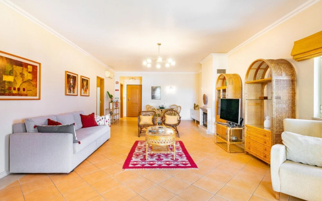 Vilamoura Family Apartment